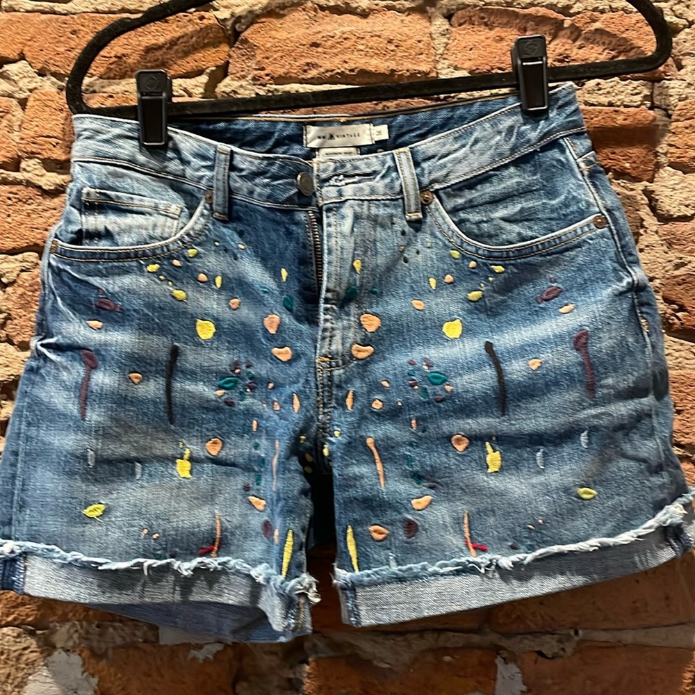 MM Vintage Boyfriend Short with embroidery detailing